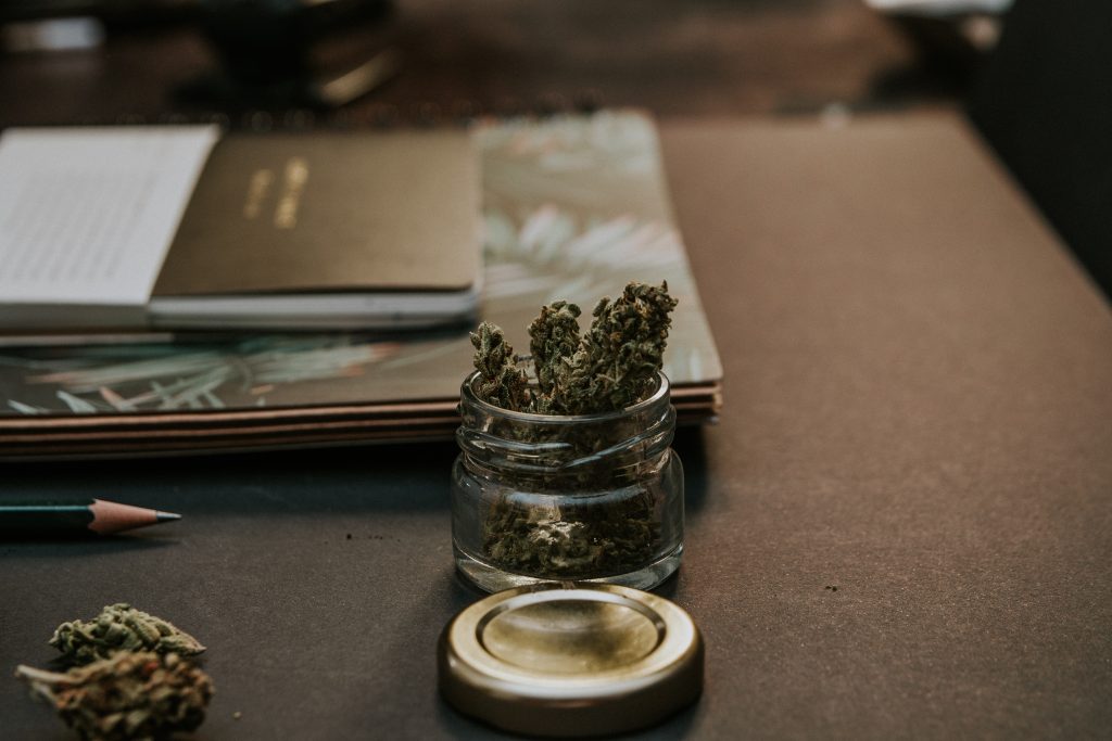 3 Best Ways to Store Cannabis - Dream Team Promos