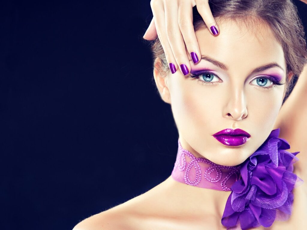 Glitter 90s Makeup Trends - Reviving the Era of Glamor in 2023