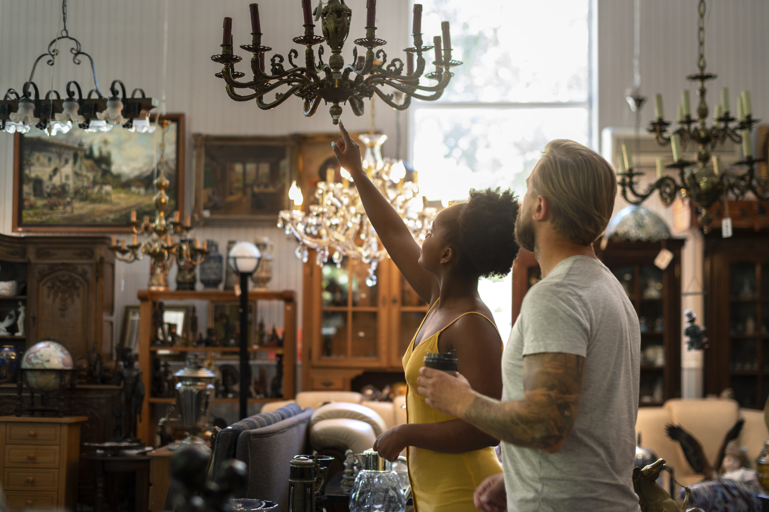 What are Mid-Century Modern Lamps?