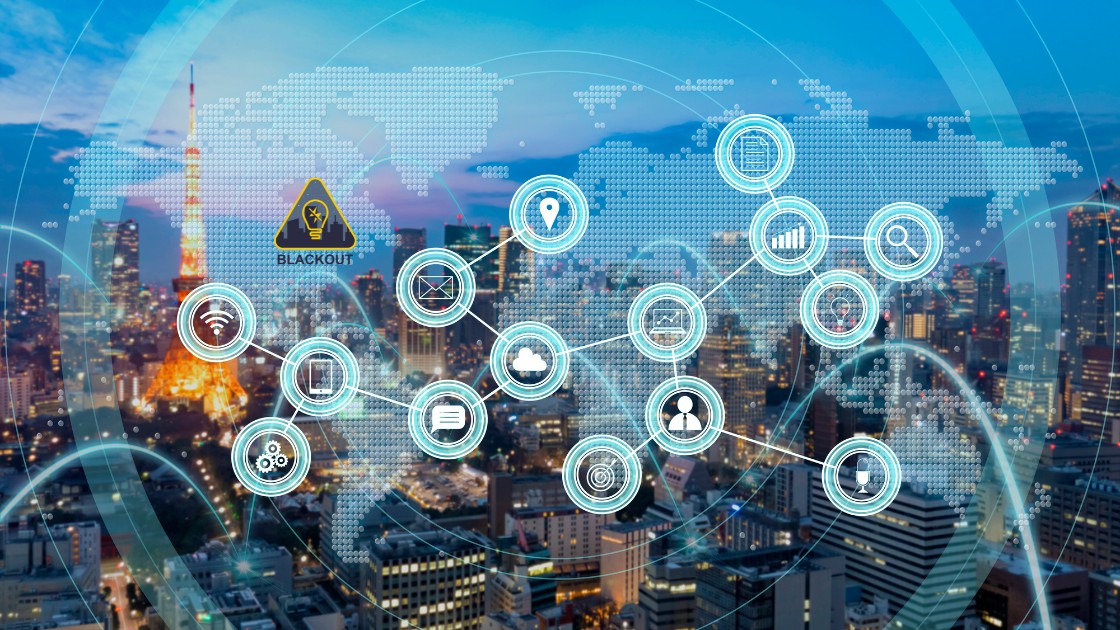 How Smart Travelers Use Network Tools to Avoid Connectivity Blackouts