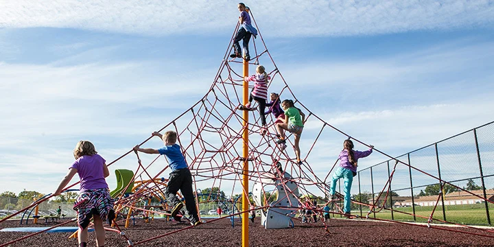 Enhancing Playgrounds with Cargo Climbing Nets